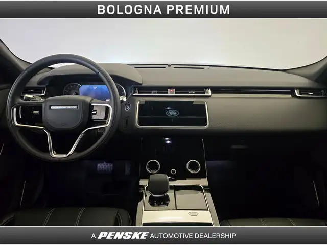 Land Rover Range Rover Velar view 4