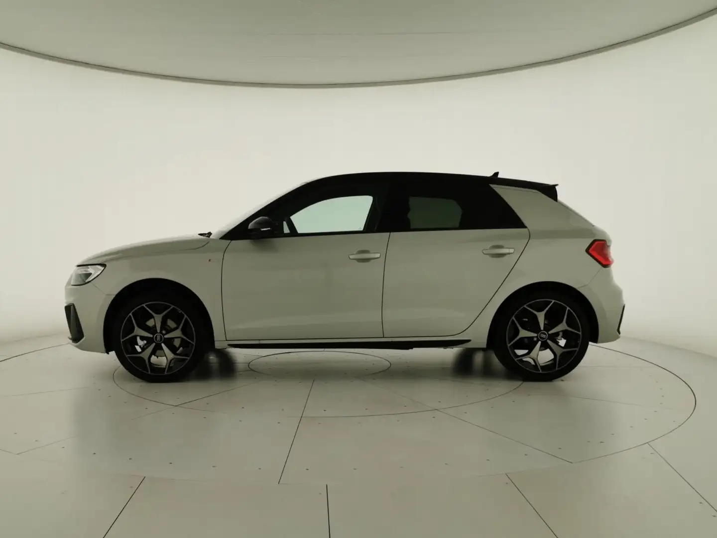 Audi A1 SPB 30 TFSI S tronic S line edition Zilver - 2