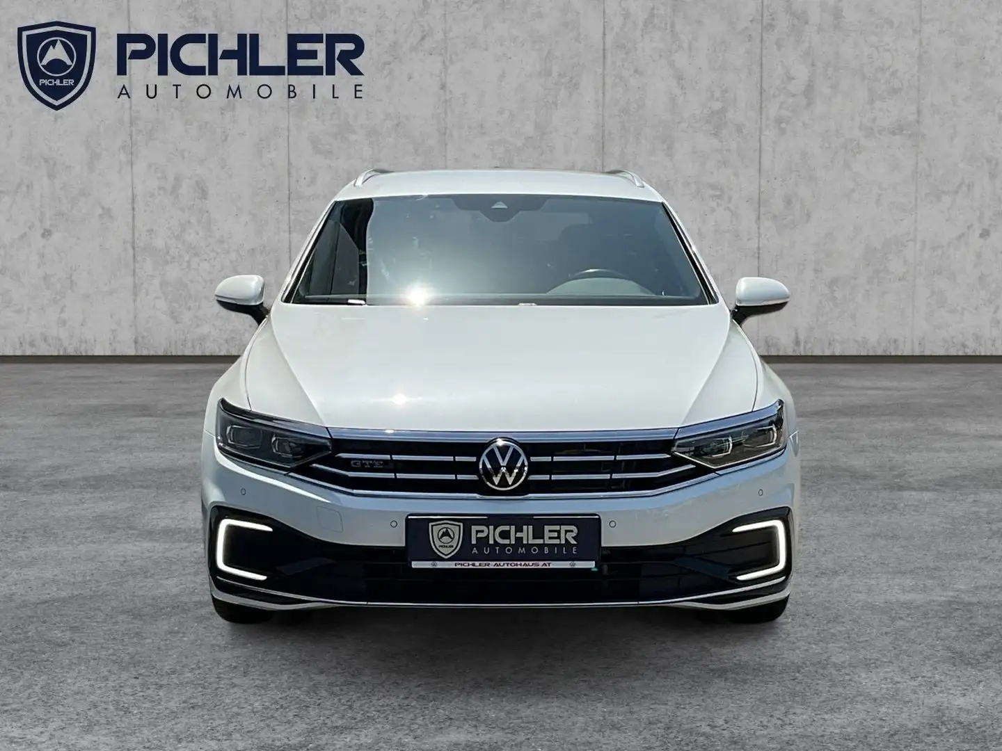 Volkswagen Passat Variant GTE Weiß - 2