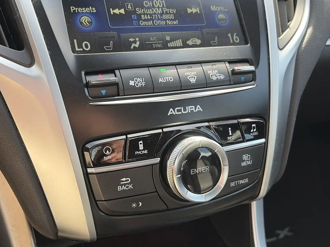 Acura TLX снимка Acura TLX
