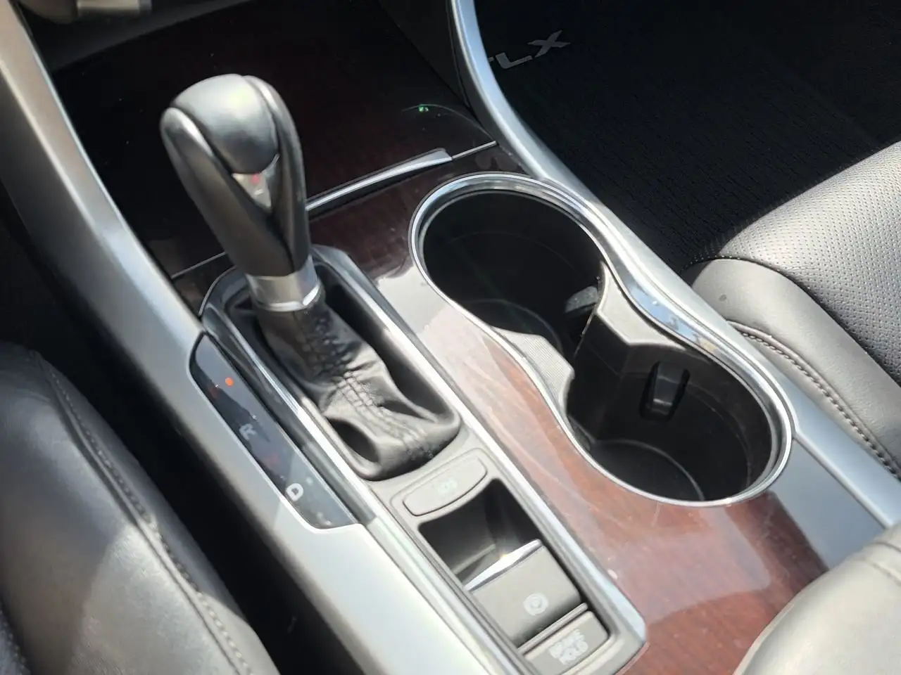 Acura TLX снимка Acura TLX