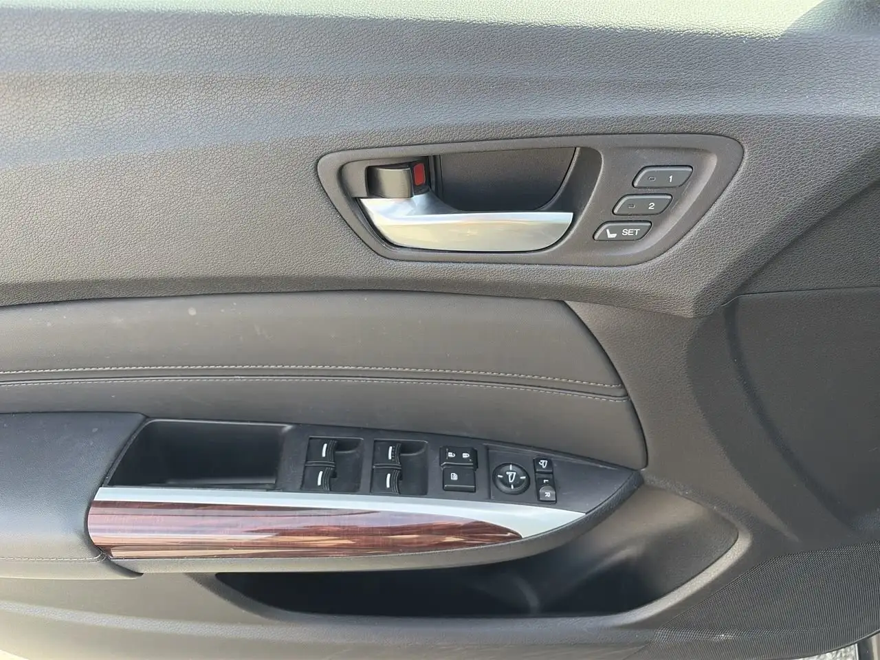Acura TLX снимка Acura TLX