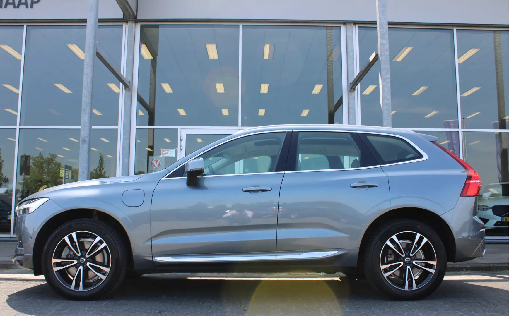 Volvo XC60 T8 Automaat Twin Engine AWD Inscription | Luchtver Grau - 2