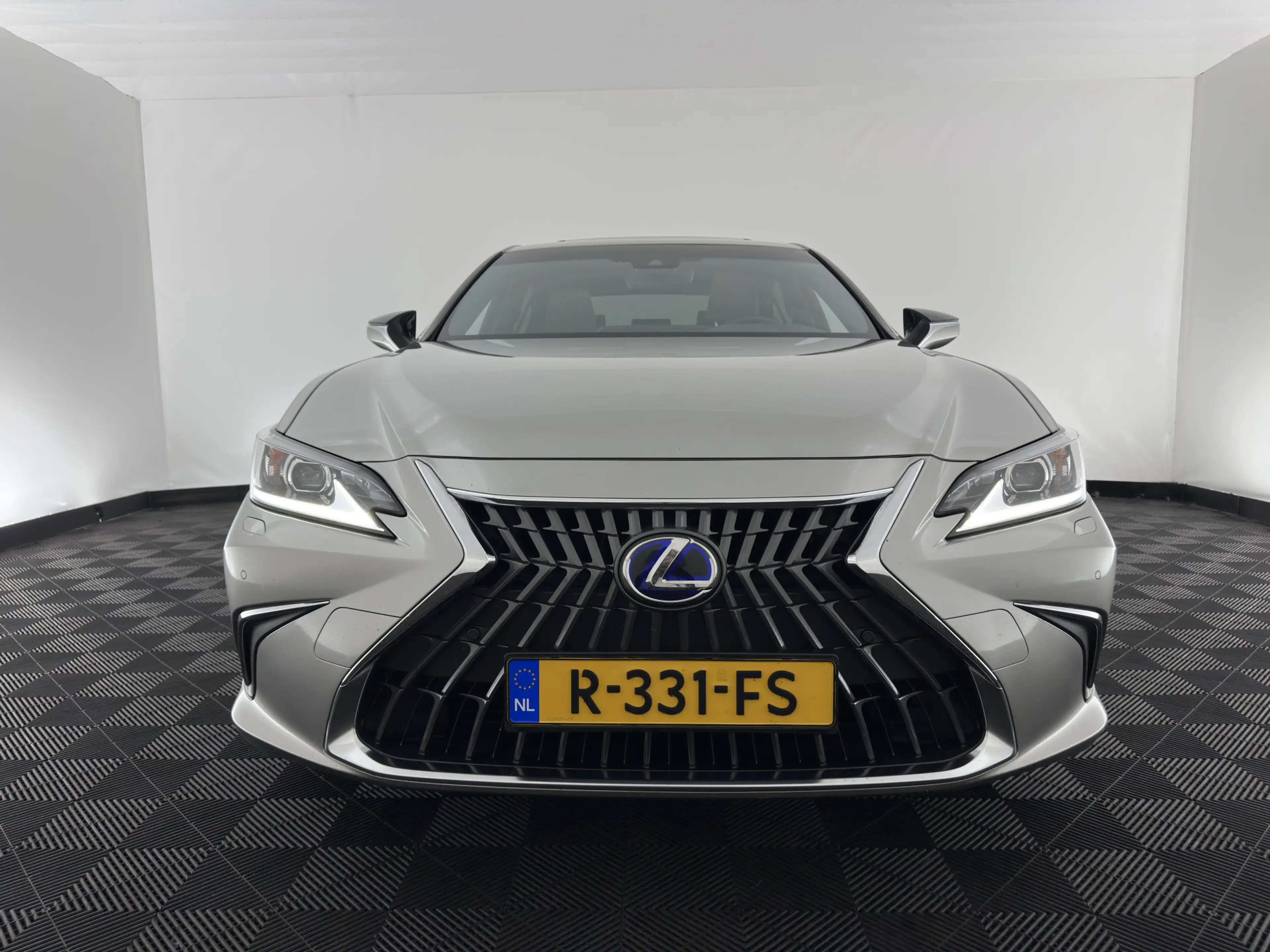 Lexus ES 300 300h Business Line (INCL-BTW) Aut. *PANO | LEATHER — photo 2