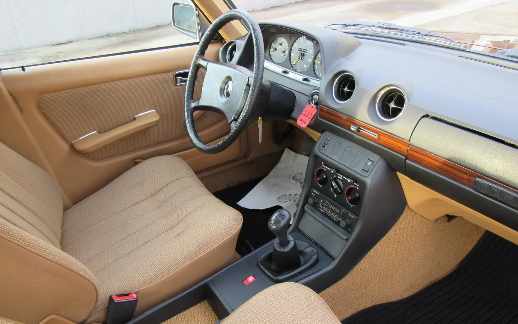 Mercedes-Benz 200 W123 200D schiebedach kopfstütze 82tkm Braun - 2