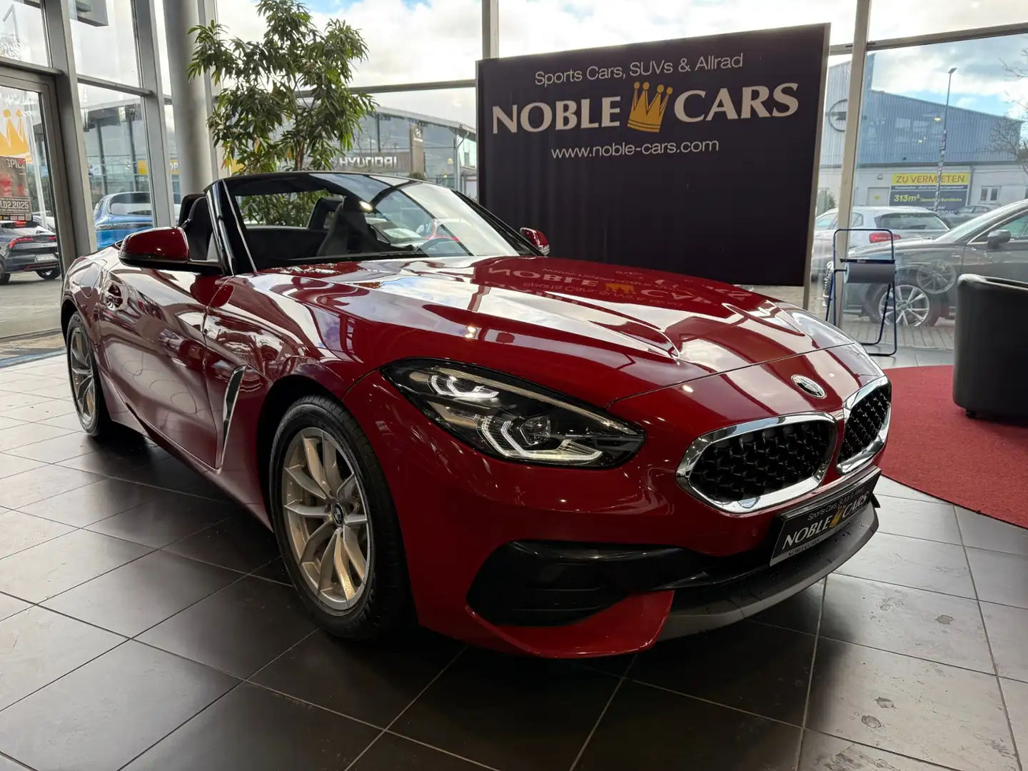 BMW Z4 Roadster sDrive 30i Advantage HUD LED DAB Červená - 1