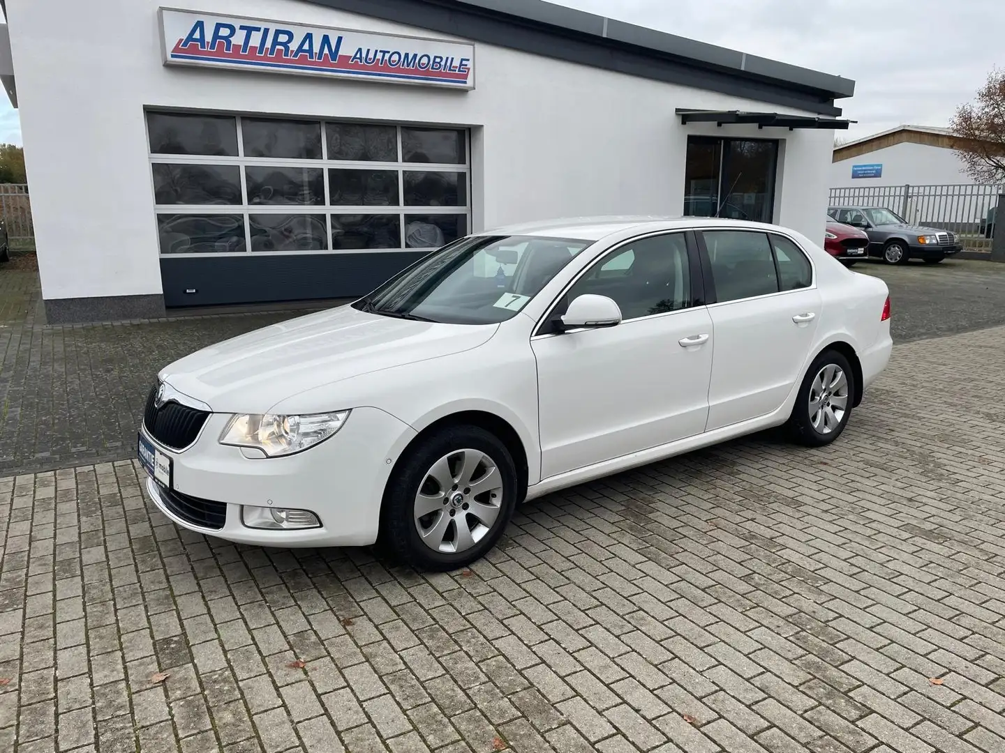 Skoda Superb Ambition Weiß - 1