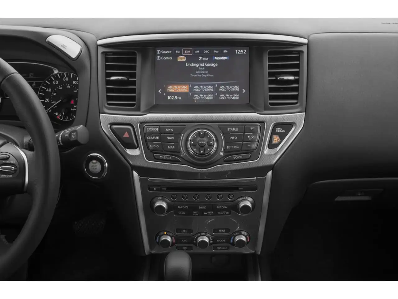 Nissan Pathfinder photo Nissan Pathfinder