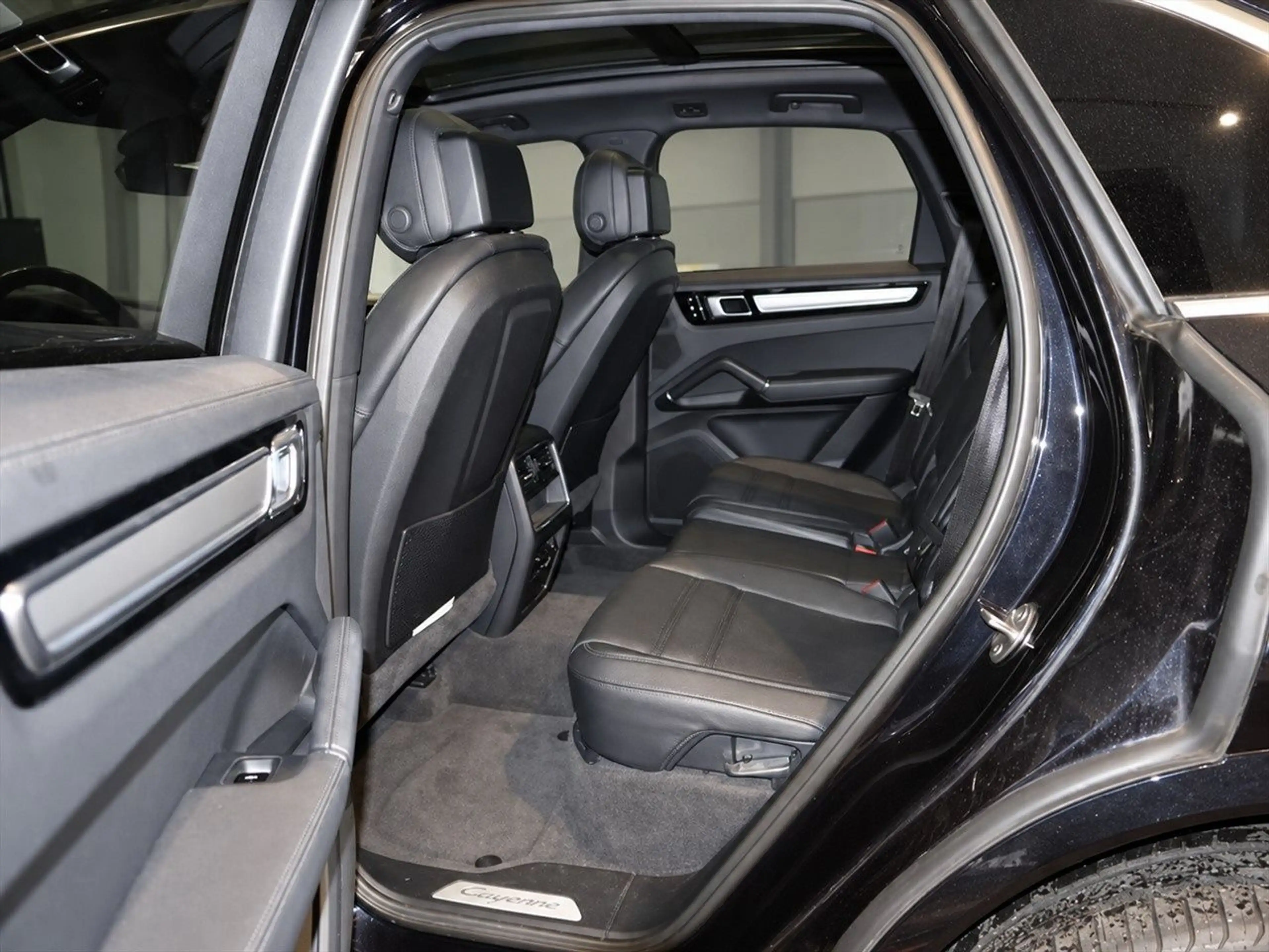 Porsche Cayenne 3.0 V6 Tiptronic Pano+Luft+Matrix+ACC — photo 8