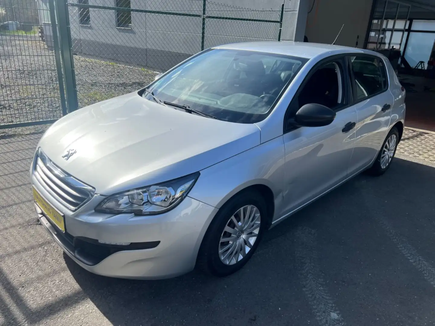 Peugeot 308 Access Grau - 1