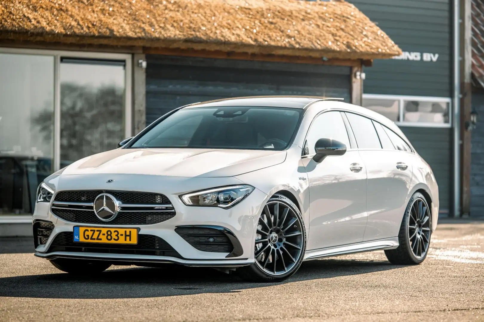 Mercedes-Benz CLA 35 AMG Shooting Brake 4MATIC Premium /Pano/Leder/Burmeste Wit - 1