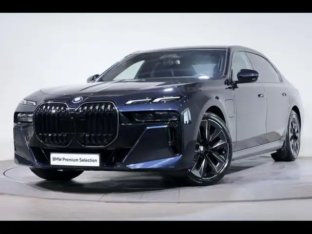 BMW 750 e xDrive Kit M Sport