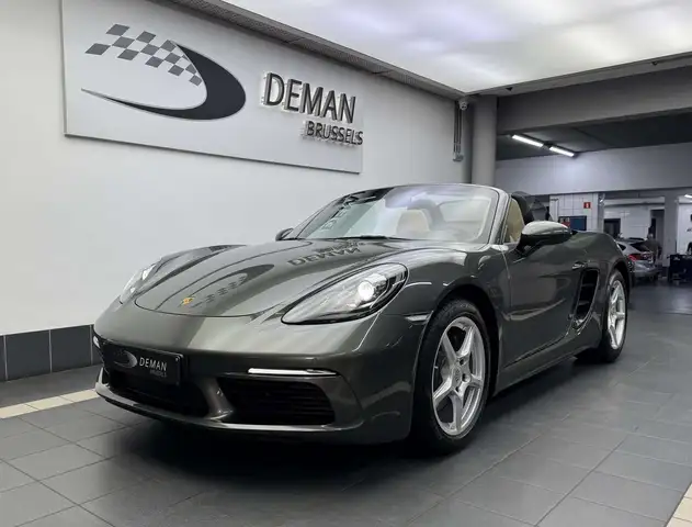 Porsche 718 PDK * Aventurine Green * Memory seat * Bose * Cam