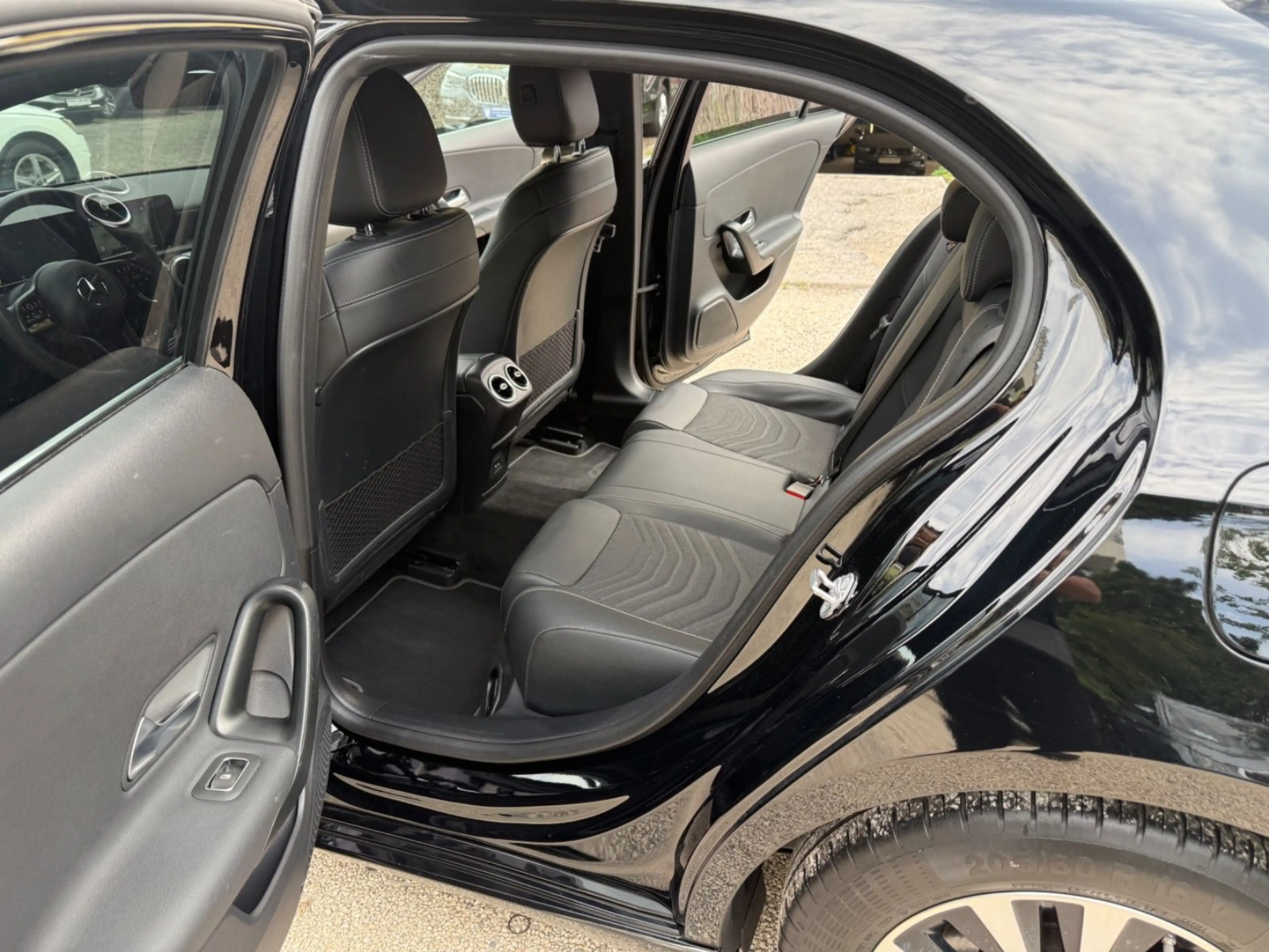 Mercedes-Benz A 200 A200d Style Leder Navi 1.Hand PDC — photo 13