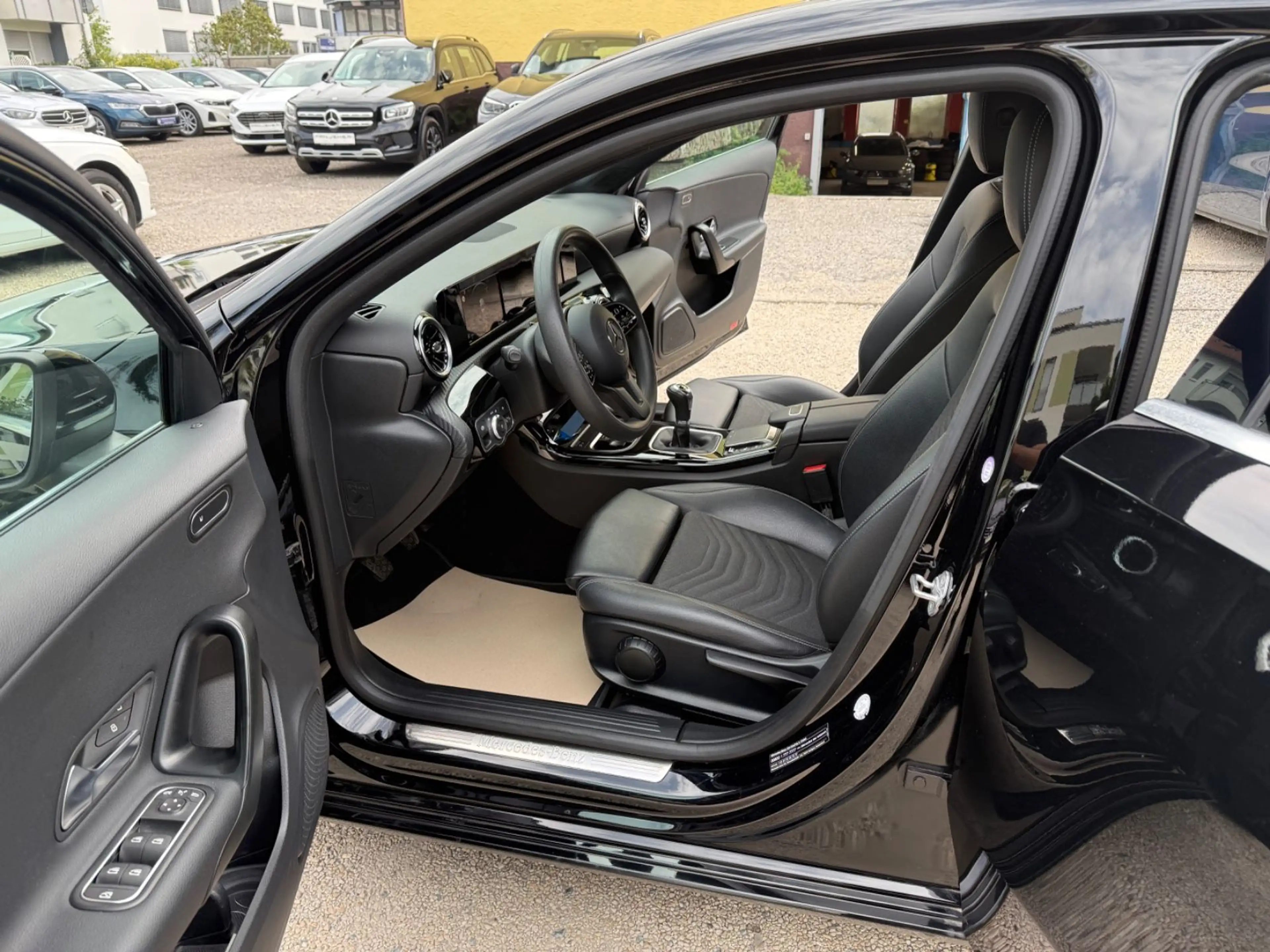 Mercedes-Benz A 200 A200d Style Leder Navi 1.Hand PDC — photo 9