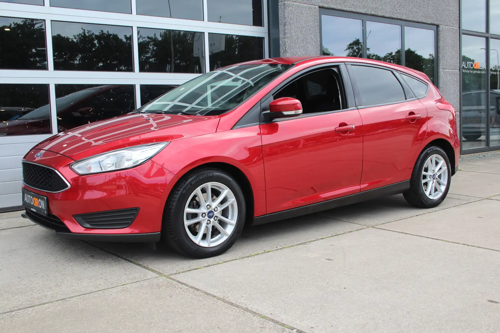 Ford Focus 1.0 Ecoboost 126 Pk Automaat Trend Edition Navigat Rojo - 2