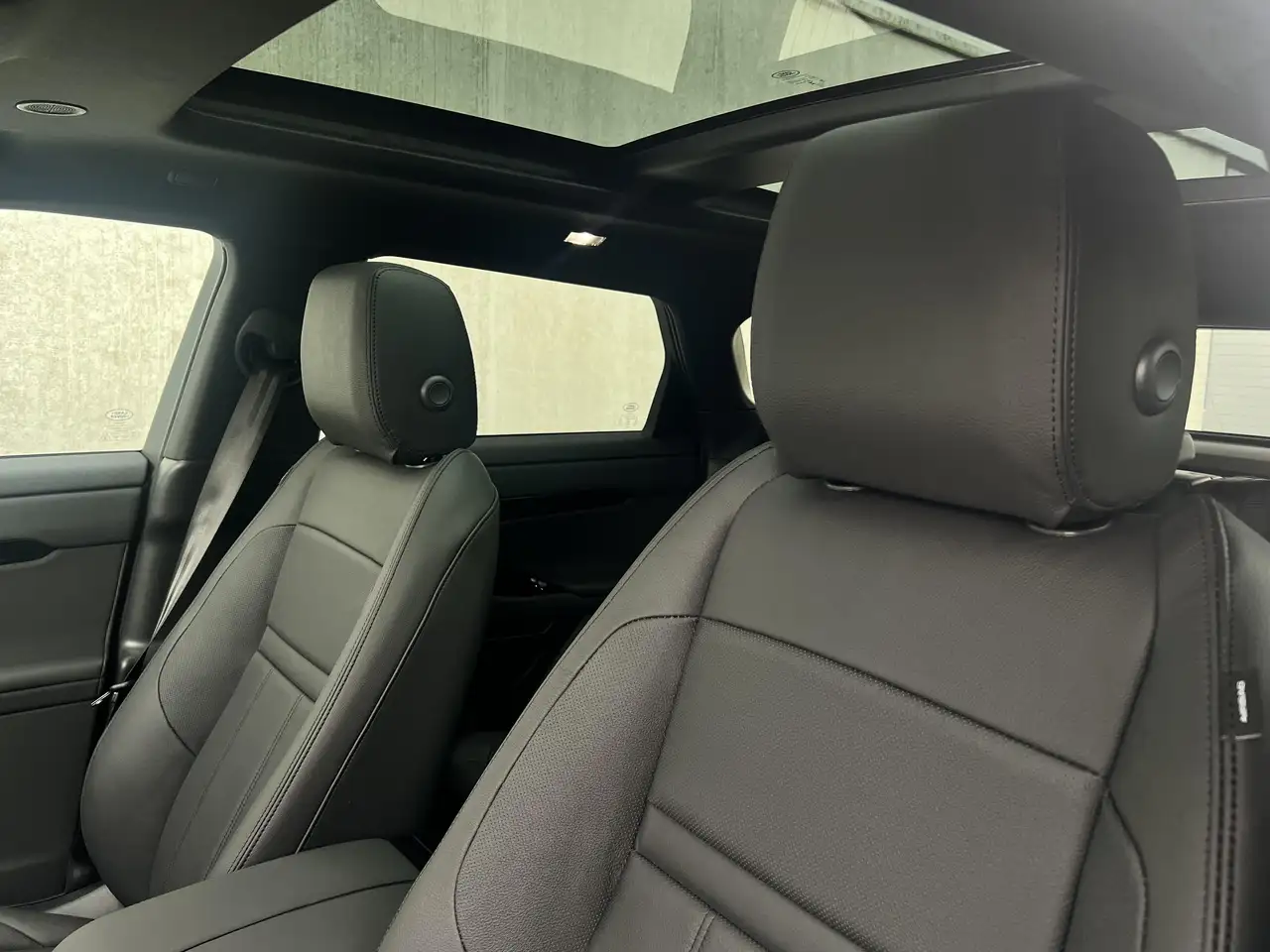 Land Rover Range Rover Evoque 2026 — фото 12