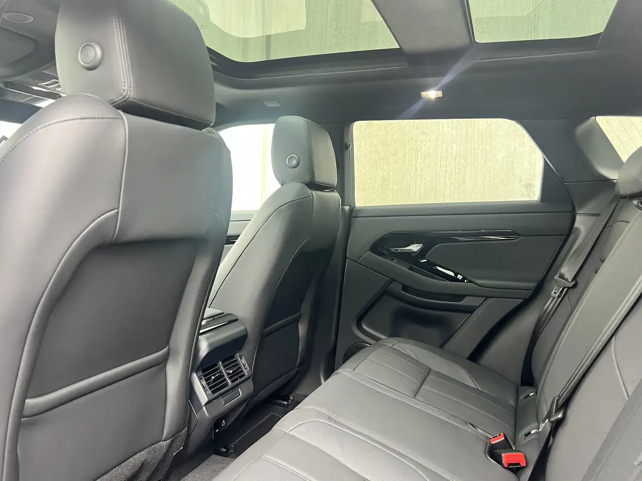 Land Rover Range Rover Evoque 2026 — фото 11