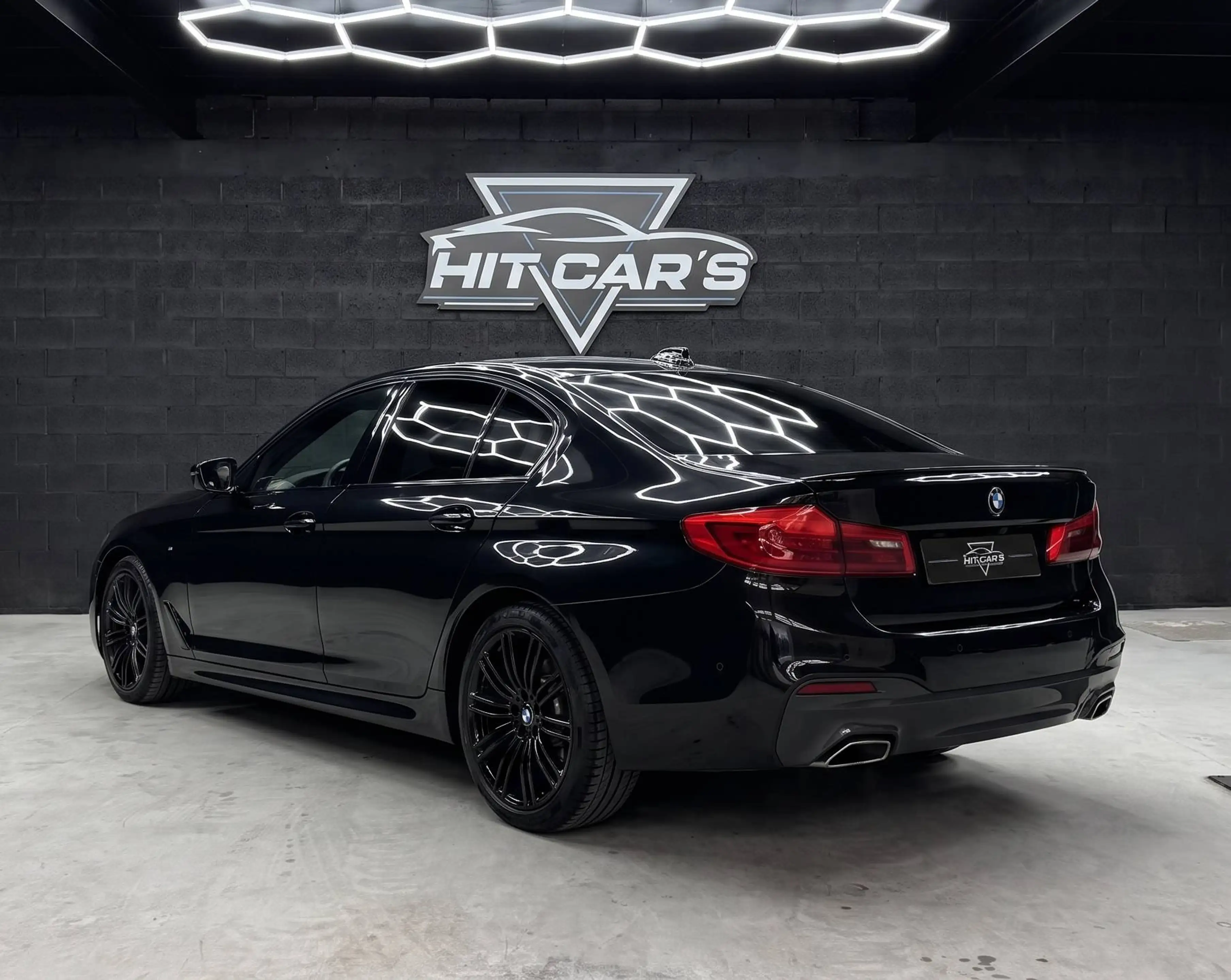 BMW 520 FULL PACK M / SHADOW - LINE / 1ère MAIN / FULL BLACK / CUIR — photo 2