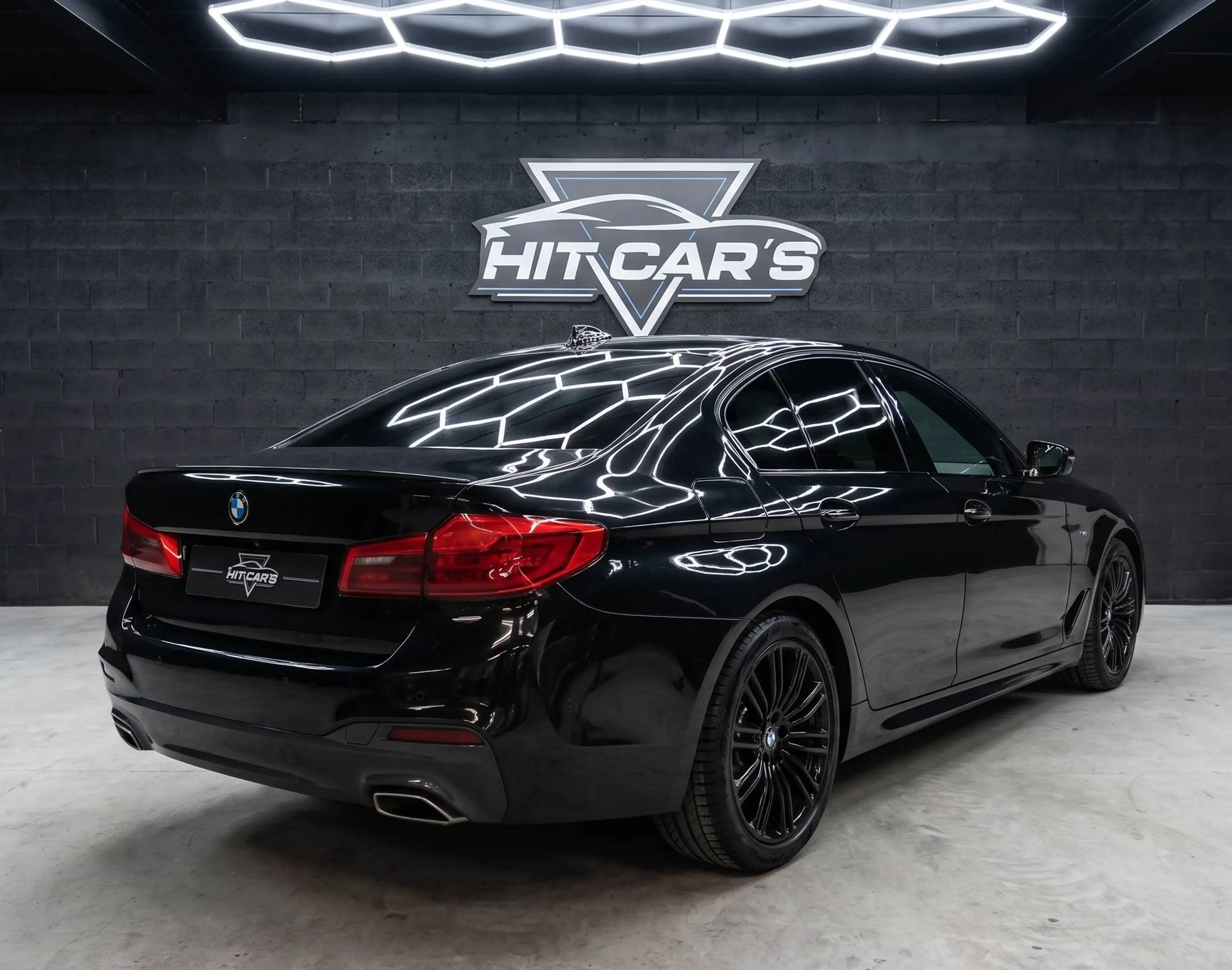 BMW 520 FULL PACK M / SHADOW - LINE / 1ère MAIN / FULL BLACK / CUIR — photo 4