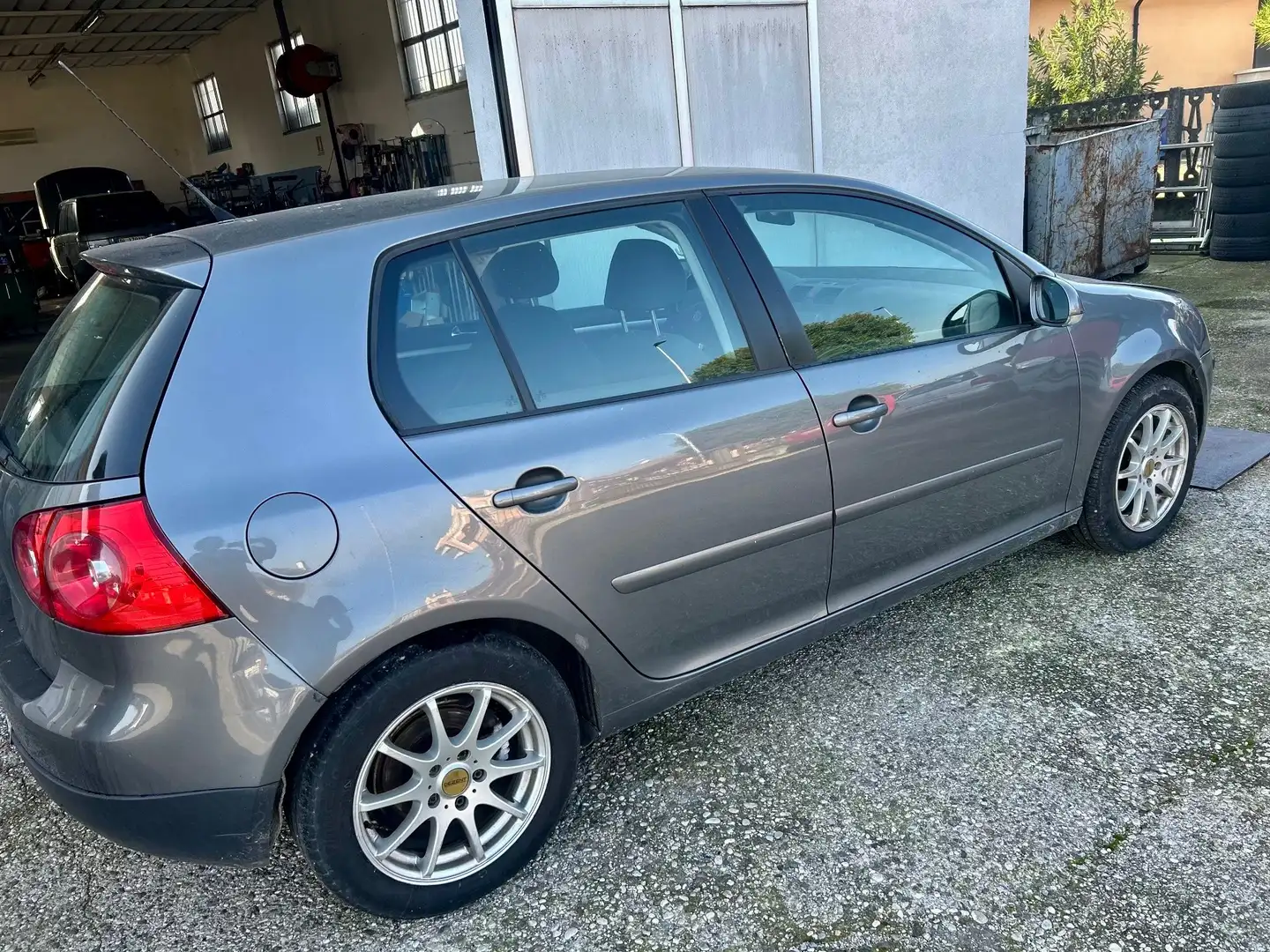Volkswagen Golf con testa rotta Argento - 2