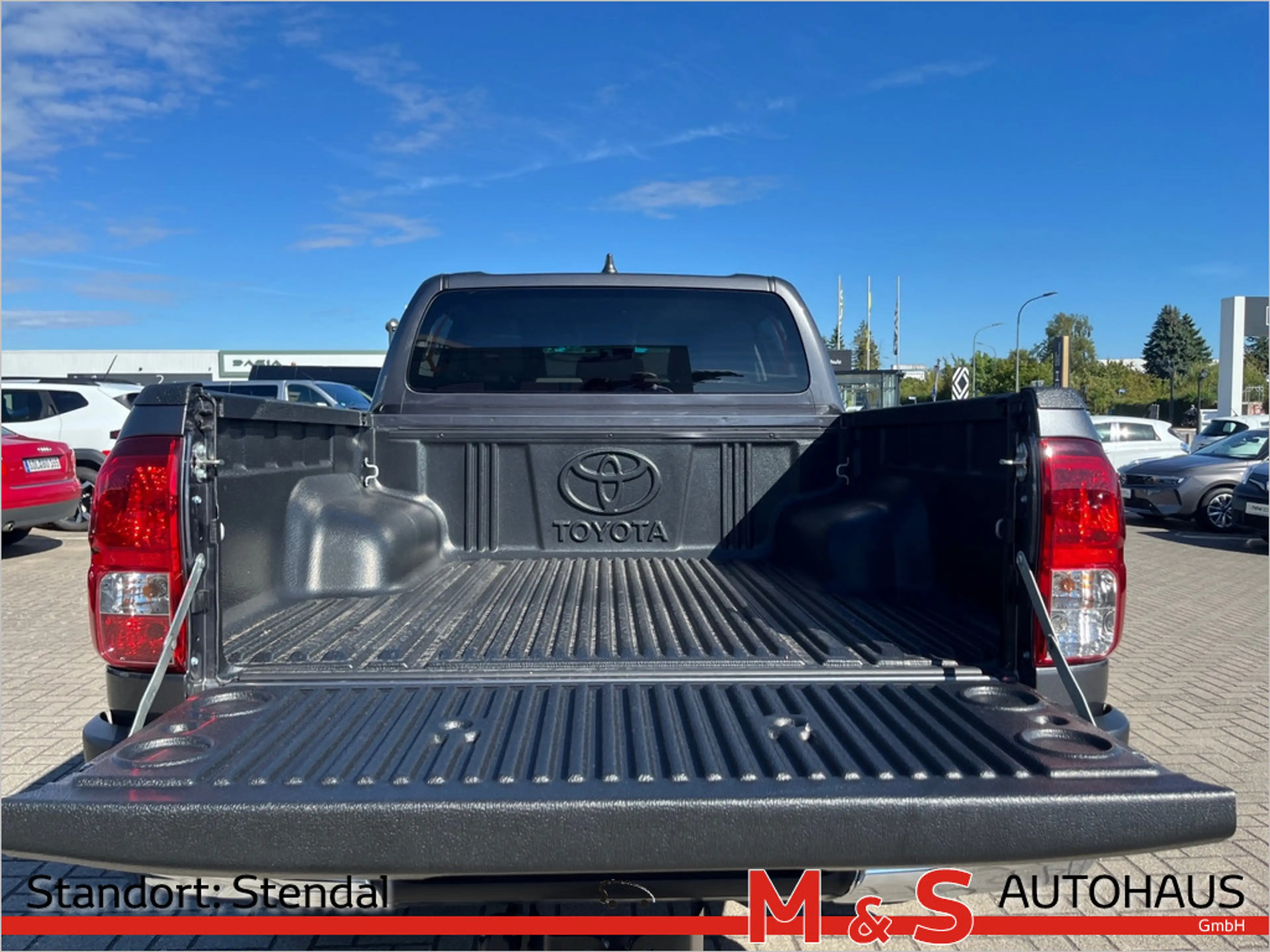 Toyota Hilux 2.8 Double Cab Comfort 4x4 KAMERA NAVI — photo 19
