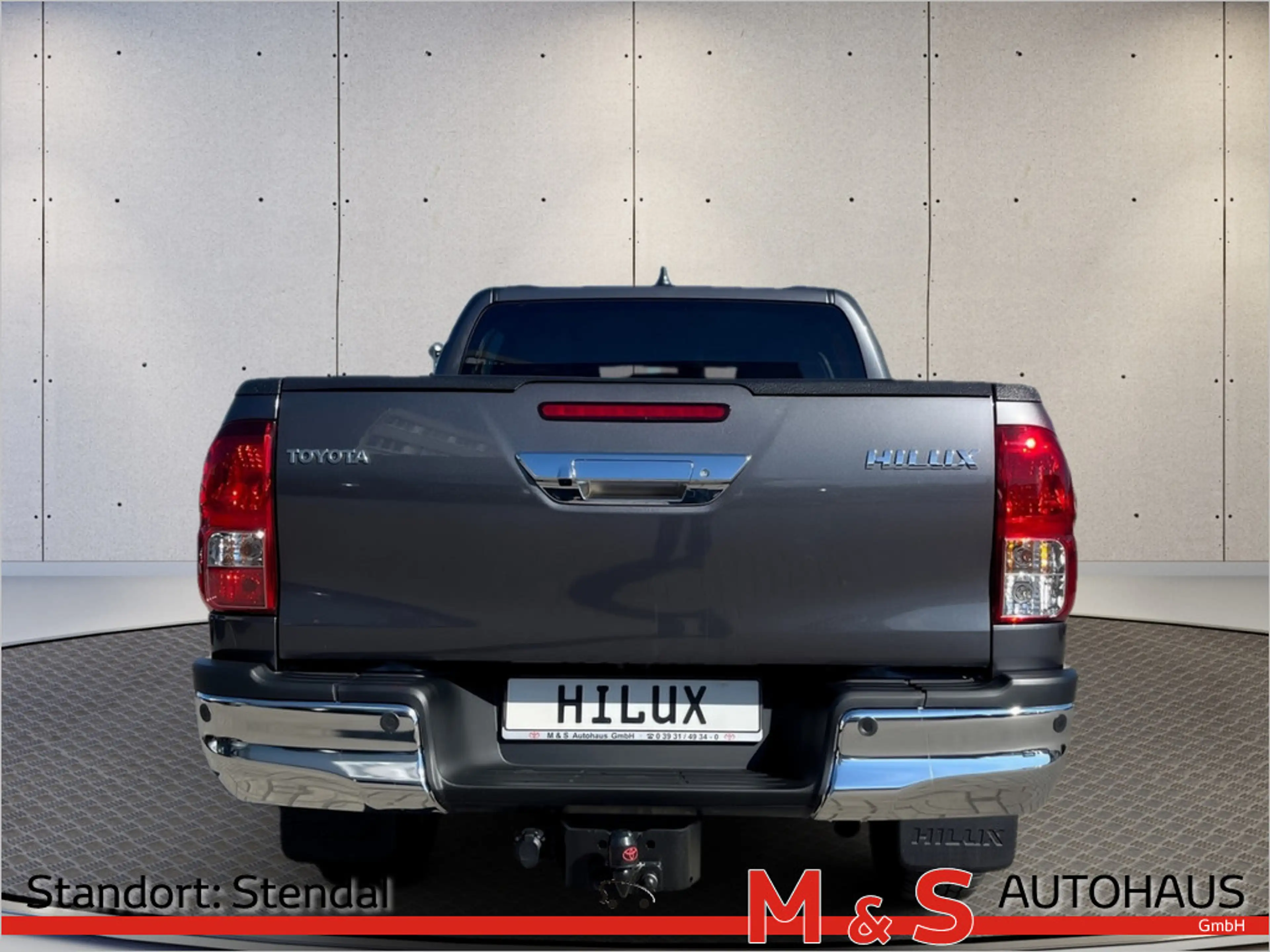 Toyota Hilux 2.8 Double Cab Comfort 4x4 KAMERA NAVI — photo 5