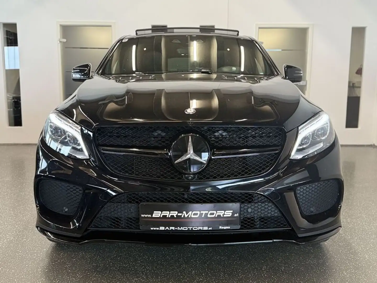 Mercedes-Benz GLE 500 4MATIC*AMG*NIGHT*MEMORY*SOFT*360°*LUFT*HUD Černá - 2