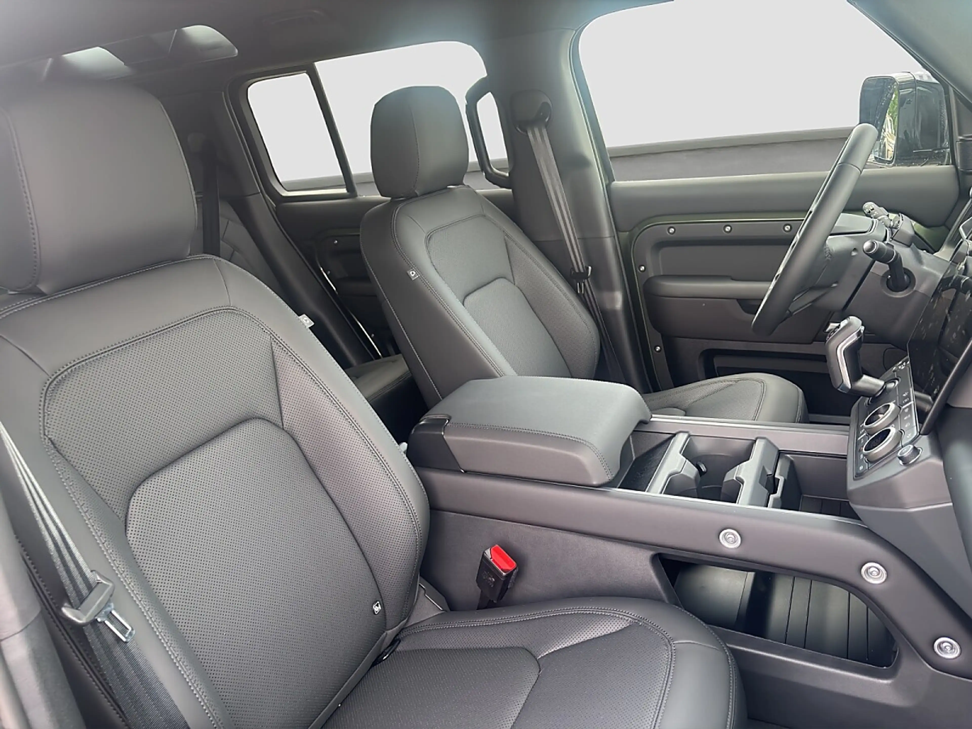 Land Rover Defender 110 P300e PHEV AWD X-Dynamic SE Aut. Momentum E... — photo 12