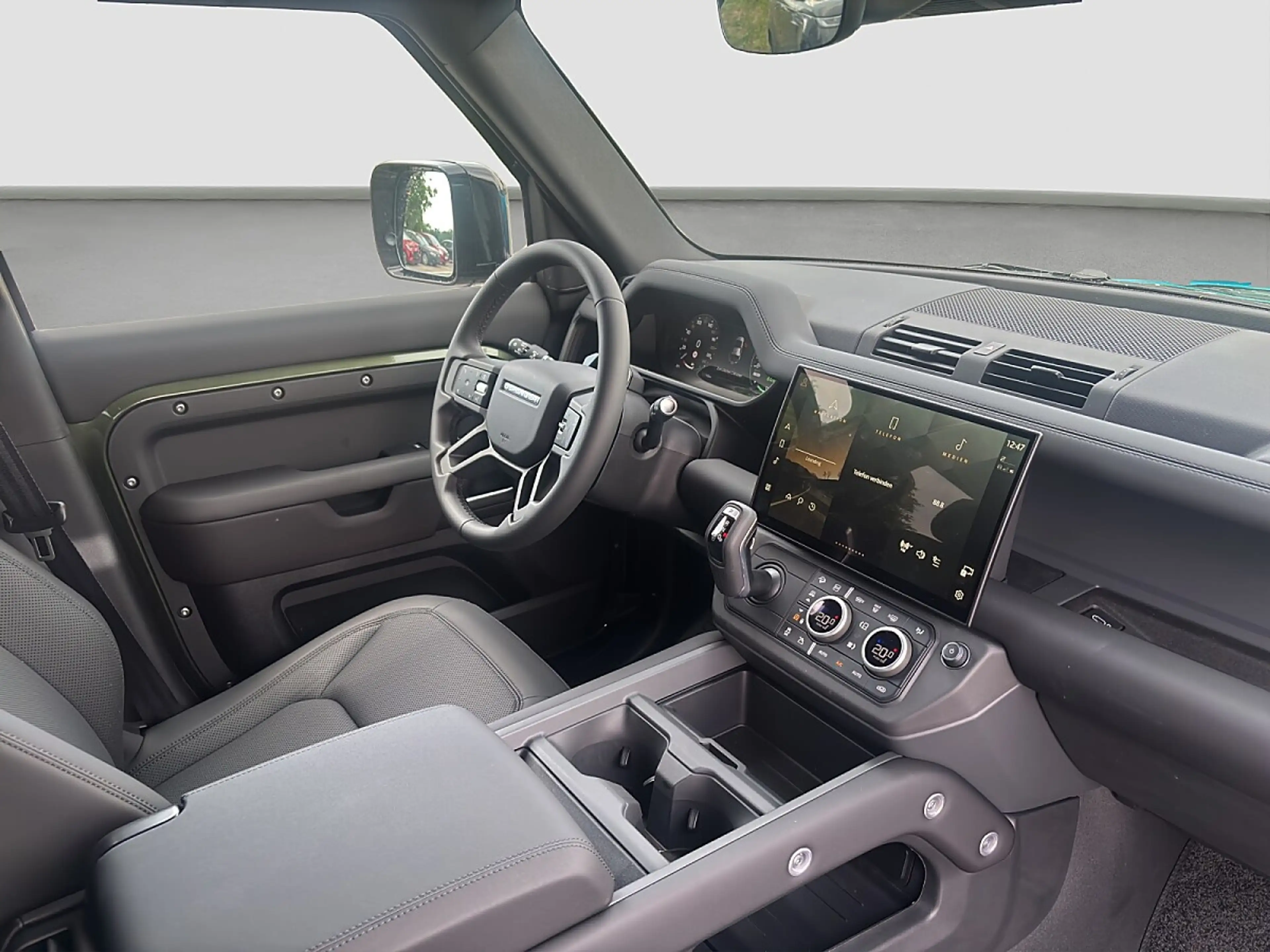 Land Rover Defender 110 P300e PHEV AWD X-Dynamic SE Aut. Momentum E... — photo 11