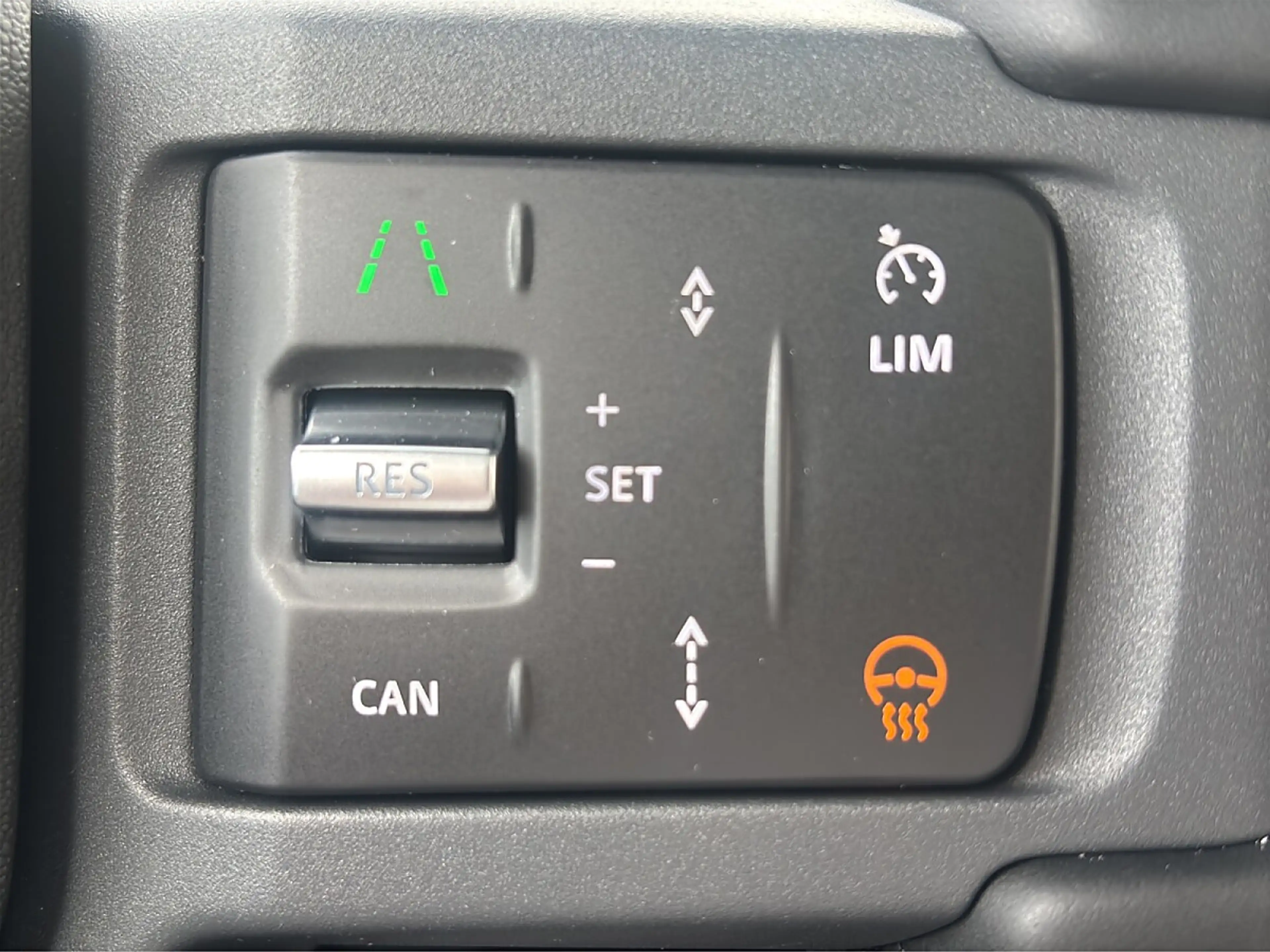 Land Rover Defender 110 P300e PHEV AWD X-Dynamic SE Aut. Momentum E... — photo 29