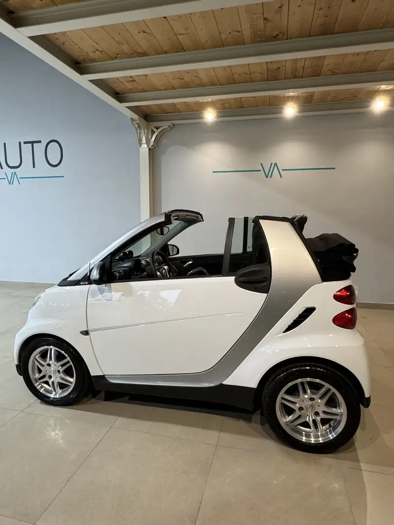 smart forTwo Fortwo II Cabrio 1.0 mhd Pulse 71cv *BENZINA\AUTO* Bianco - 2