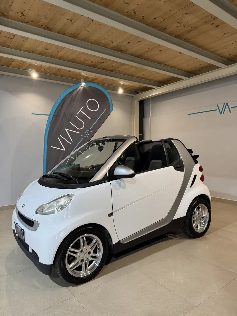 smart forTwo Fortwo II Cabrio 1.0 mhd Pulse 71cv *BENZINA\AUTO* Bianco - 1