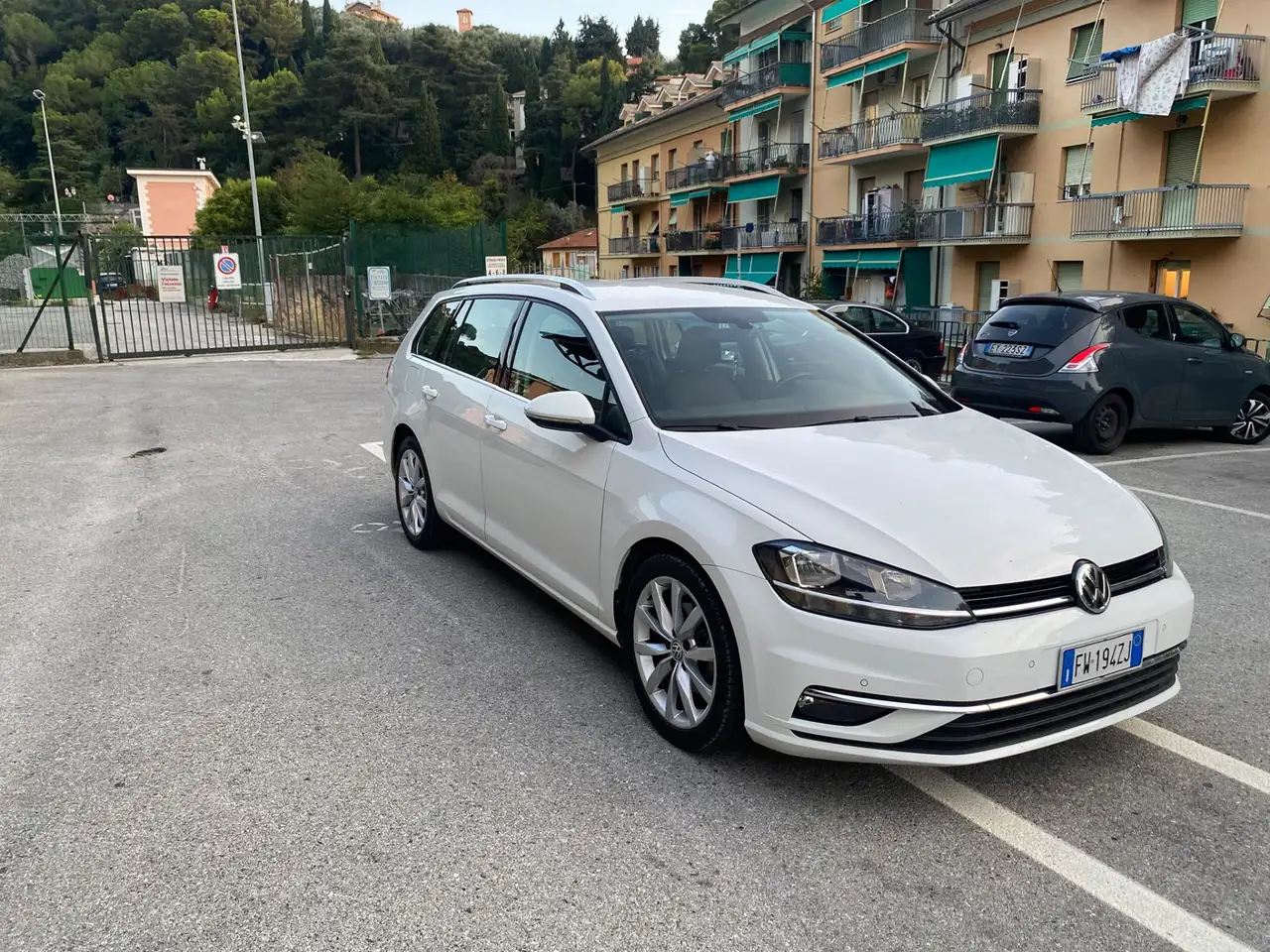 Volkswagen Golf Variant 1.9 tdi Highline 115cv tiptronic, foto 2