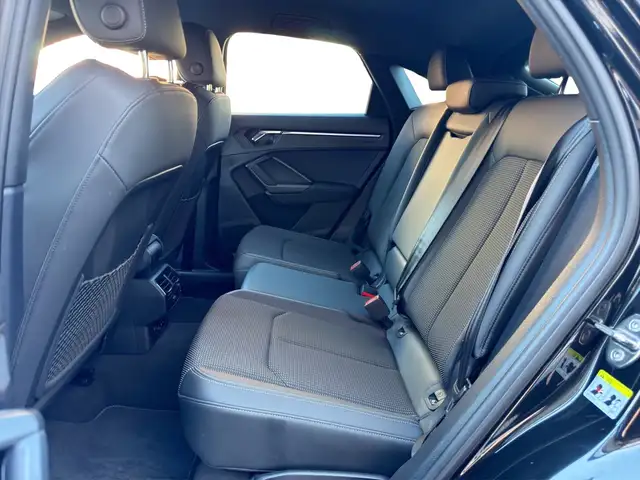 Audi Q3 view 22