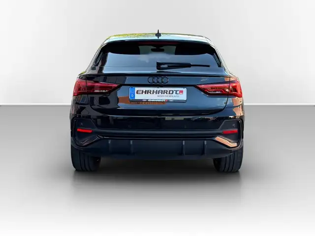 Audi Q3 view 7