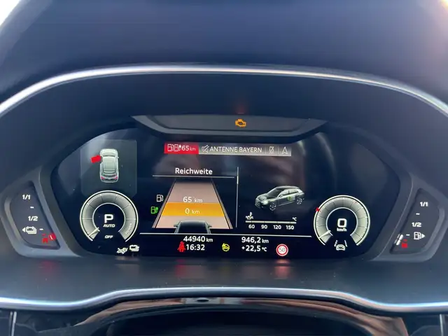 Audi Q3 view 17