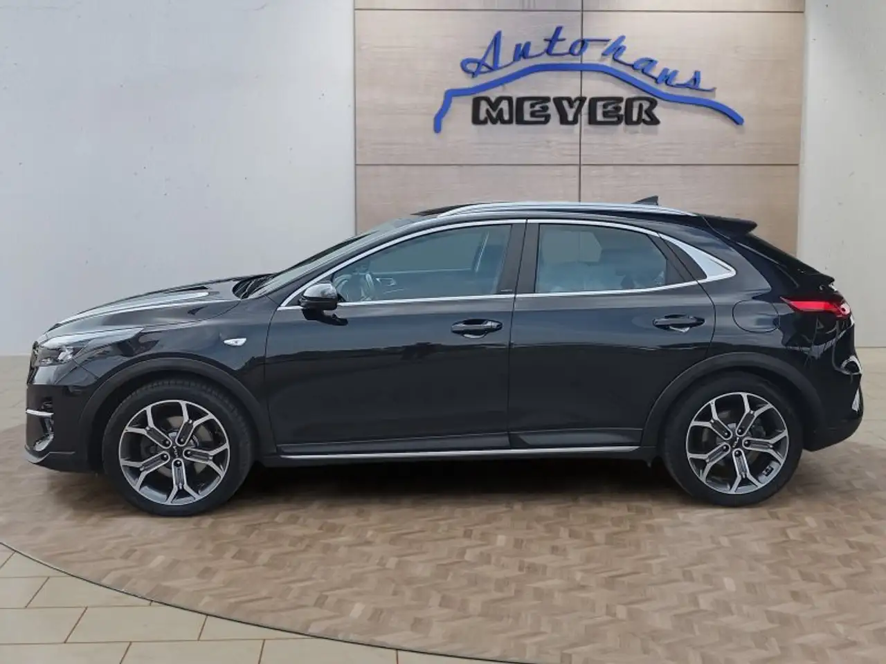 Kia X Ceed 1.5 T-GDI DCT aAHK/8*Alu/Voll-LED/Navi/Winterp., миниатюра 2