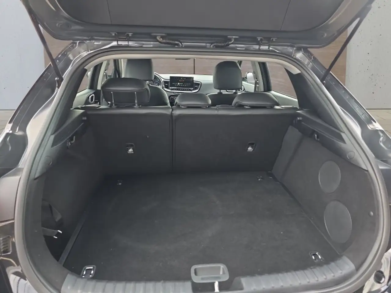 Kia X Ceed 1.5 T-GDI DCT aAHK/8*Alu/Voll-LED/Navi/Winterp., миниатюра 16