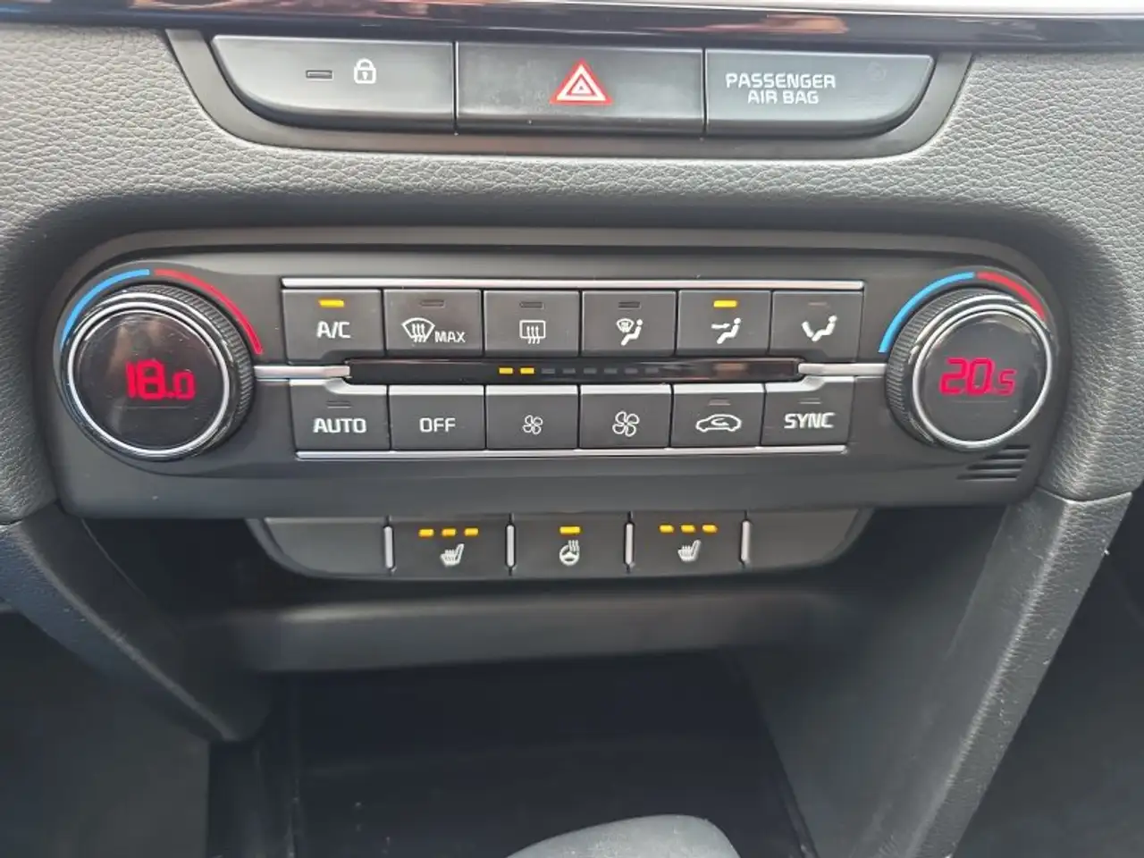 Kia X Ceed 1.5 T-GDI DCT aAHK/8*Alu/Voll-LED/Navi/Winterp., миниатюра 25