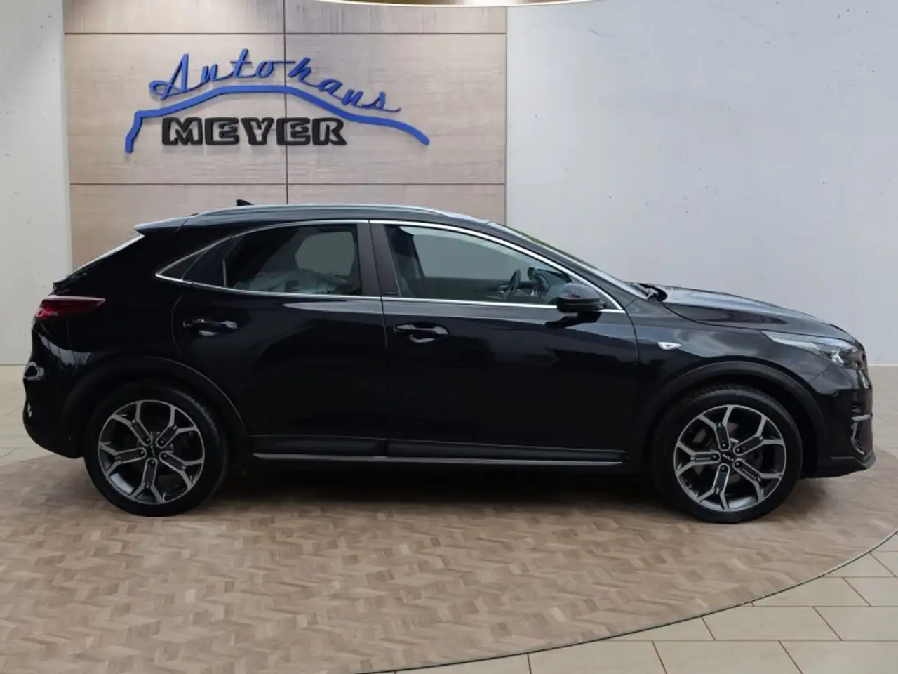 Kia X Ceed 1.5 T-GDI DCT aAHK/8*Alu/Voll-LED/Navi/Winterp., миниатюра 6