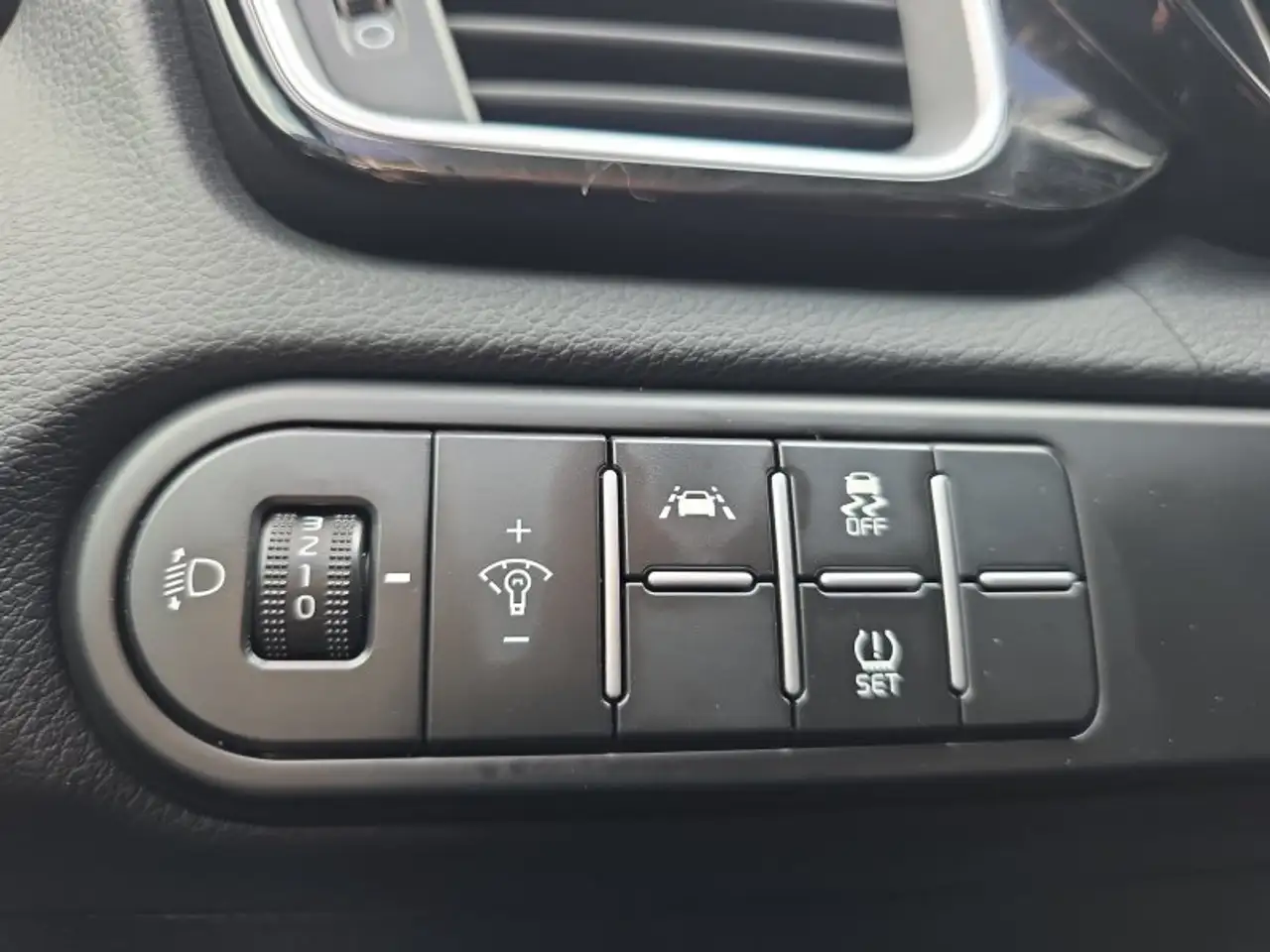 Kia X Ceed 1.5 T-GDI DCT aAHK/8*Alu/Voll-LED/Navi/Winterp., миниатюра 21