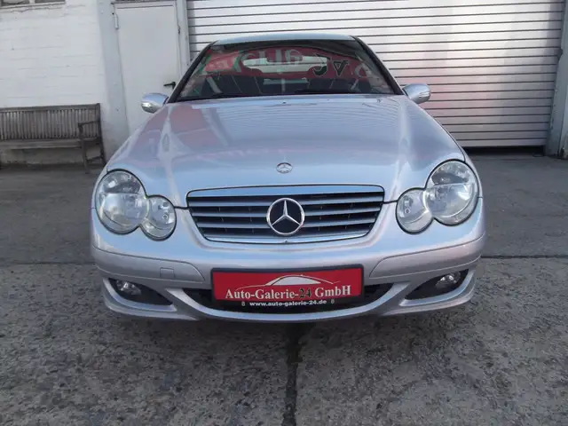 Mercedes-Benz C-Class view 2