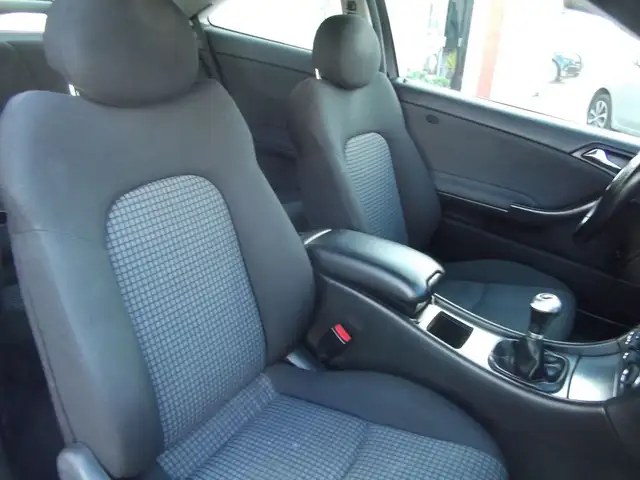 Mercedes-Benz C-Class view 15