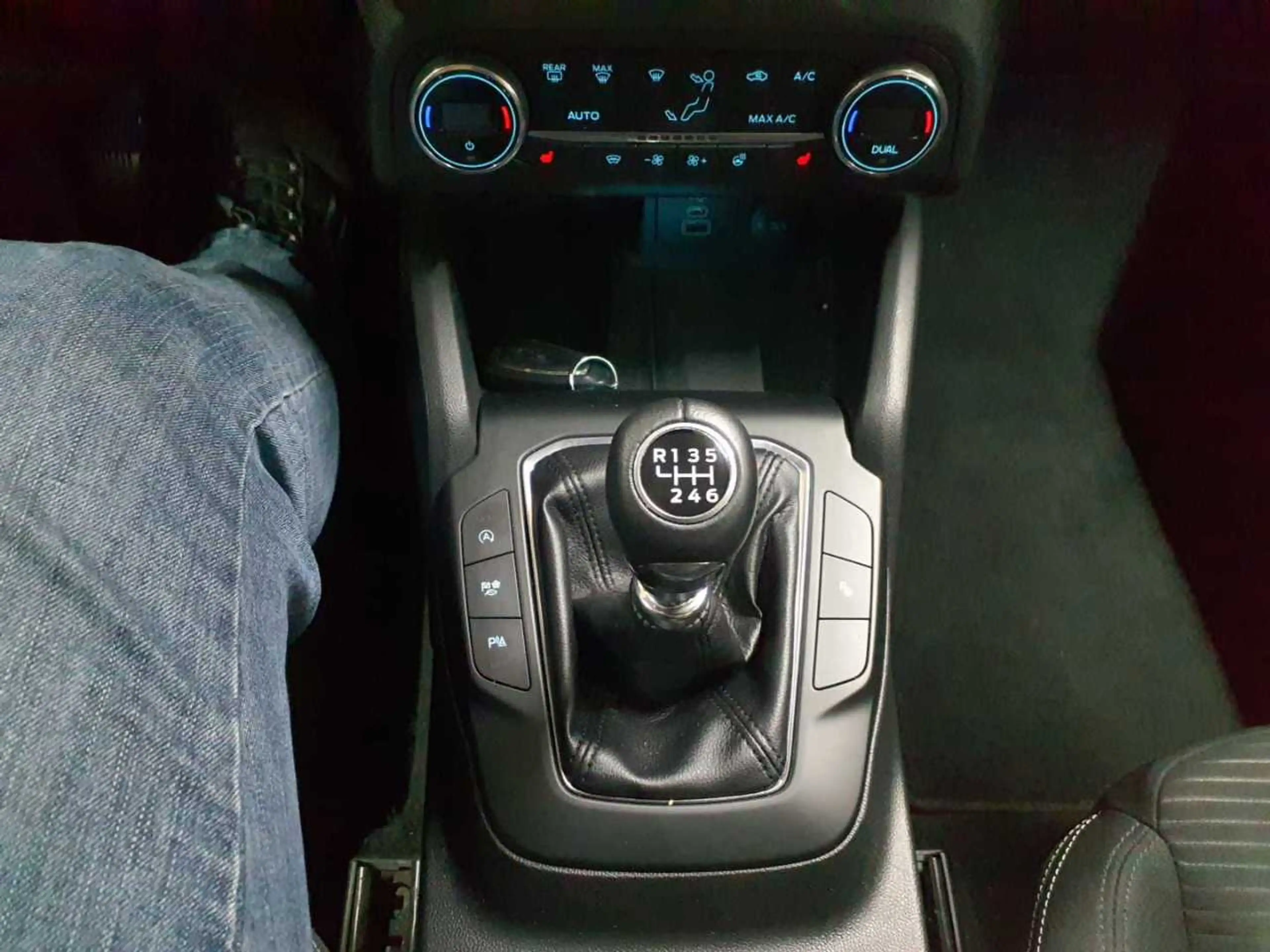 Ford Focus Focus Turnier 1.5 EcoBlue TITANIUM STYLE — photo 10