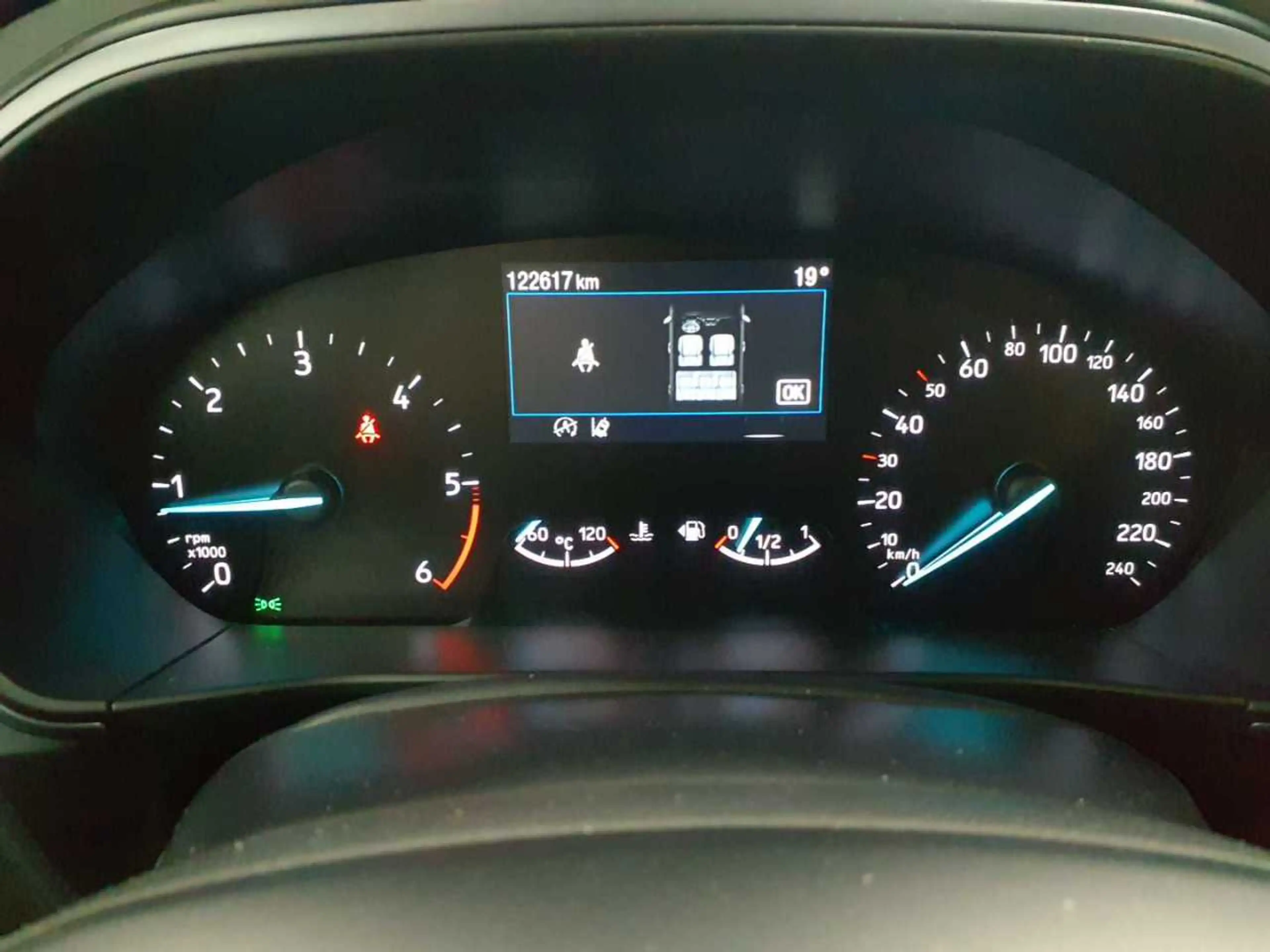 Ford Focus Focus Turnier 1.5 EcoBlue TITANIUM STYLE — photo 11