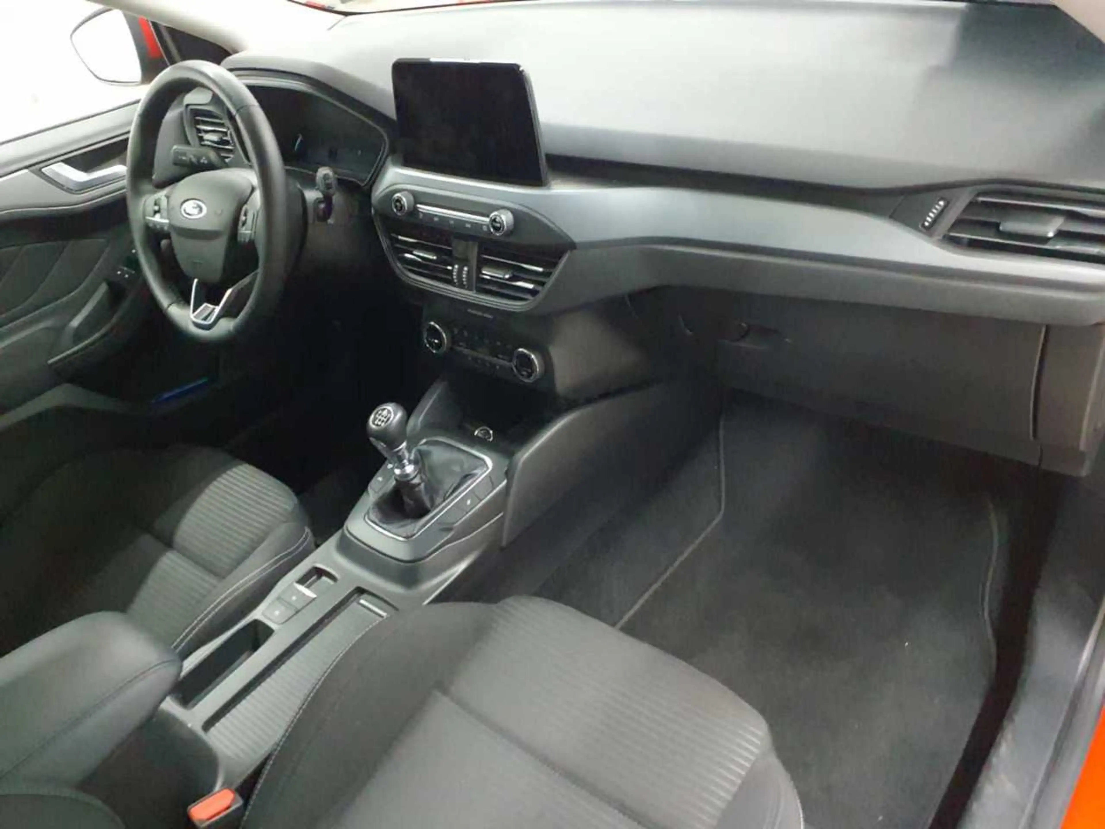 Ford Focus Focus Turnier 1.5 EcoBlue TITANIUM STYLE — photo 9