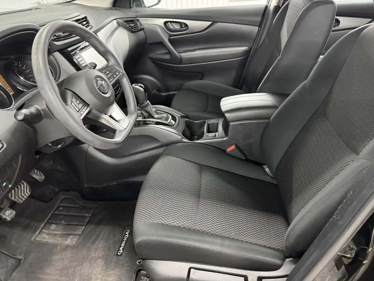Nissan Qashqai снимка Nissan Qashqai