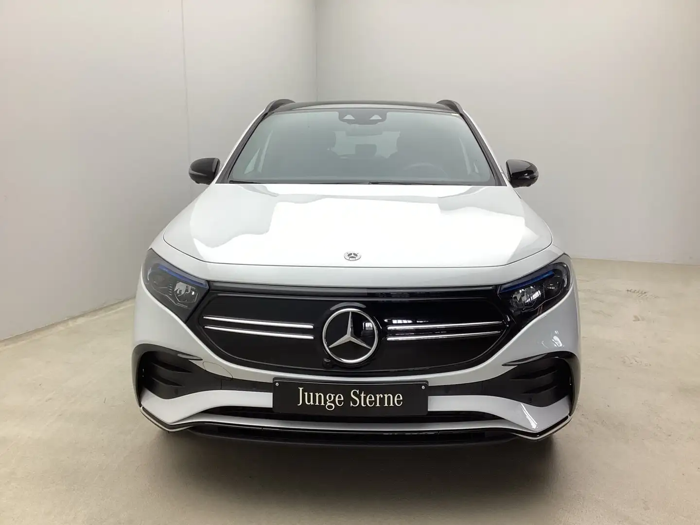 Mercedes-Benz EQA 350 EQA 350 4M AMG Night Pano AHK Distro Memory 360Cam Blanco - 2