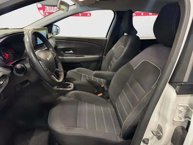 Dacia Sandero view 8